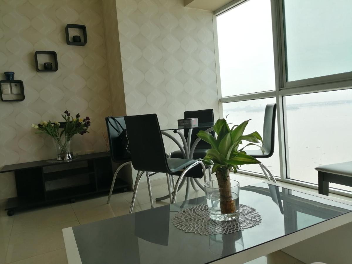 Puerto Santa Ana Suites Гуаякиль Экстерьер фото
