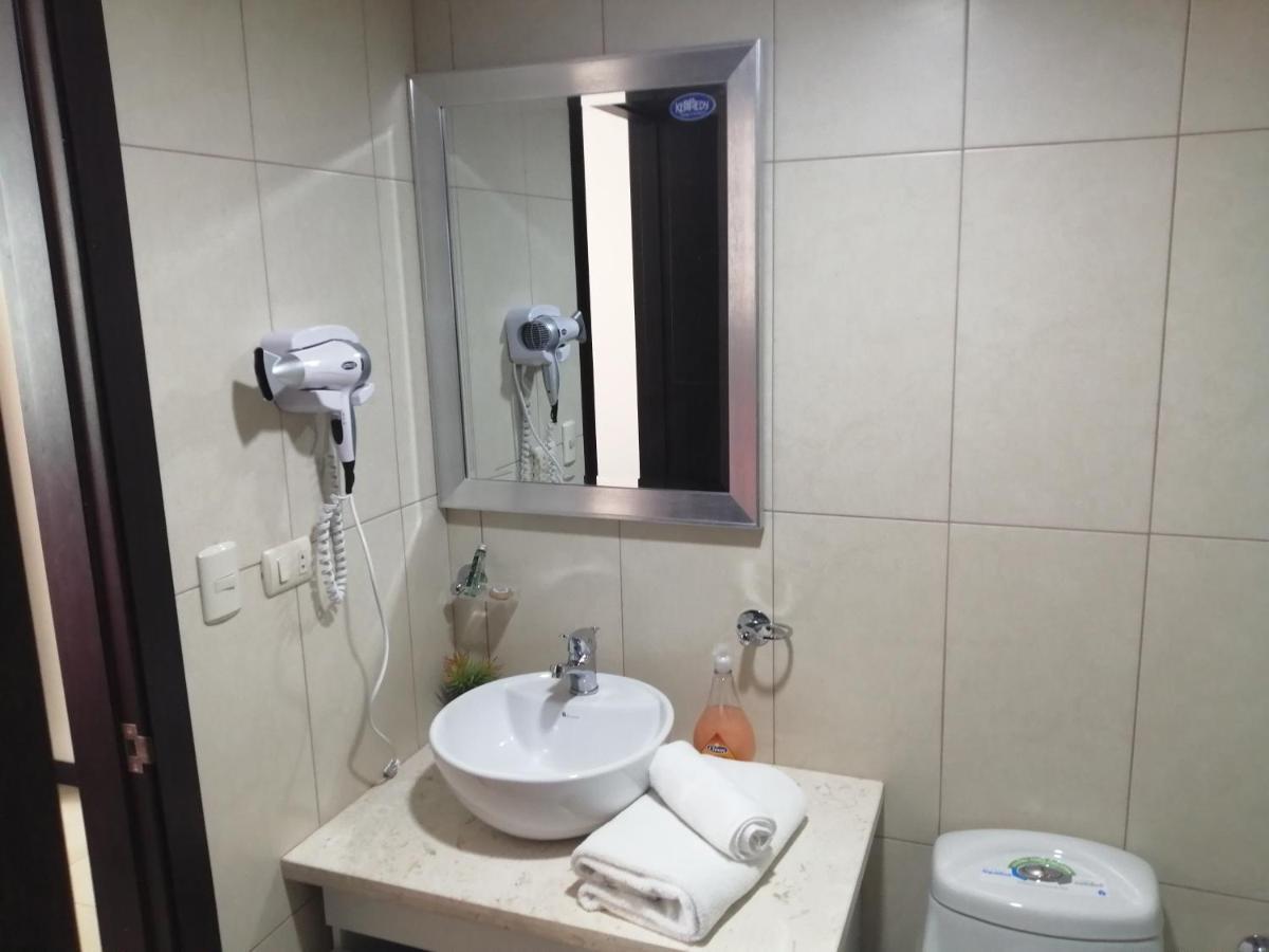 Puerto Santa Ana Suites Гуаякиль Экстерьер фото