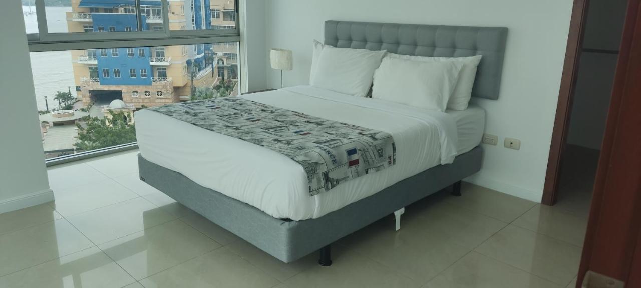 Puerto Santa Ana Suites Гуаякиль Экстерьер фото