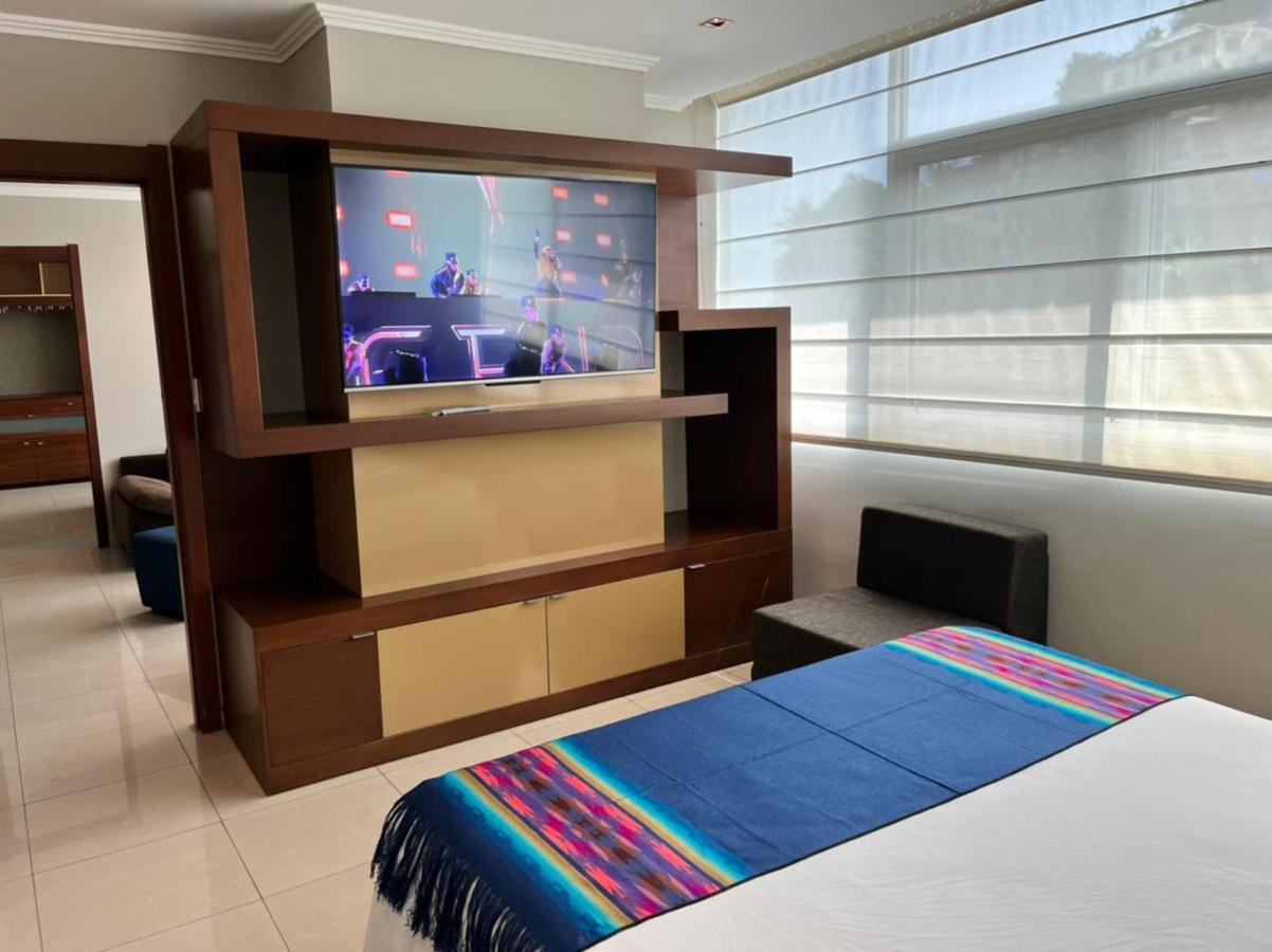 Puerto Santa Ana Suites Гуаякиль Экстерьер фото