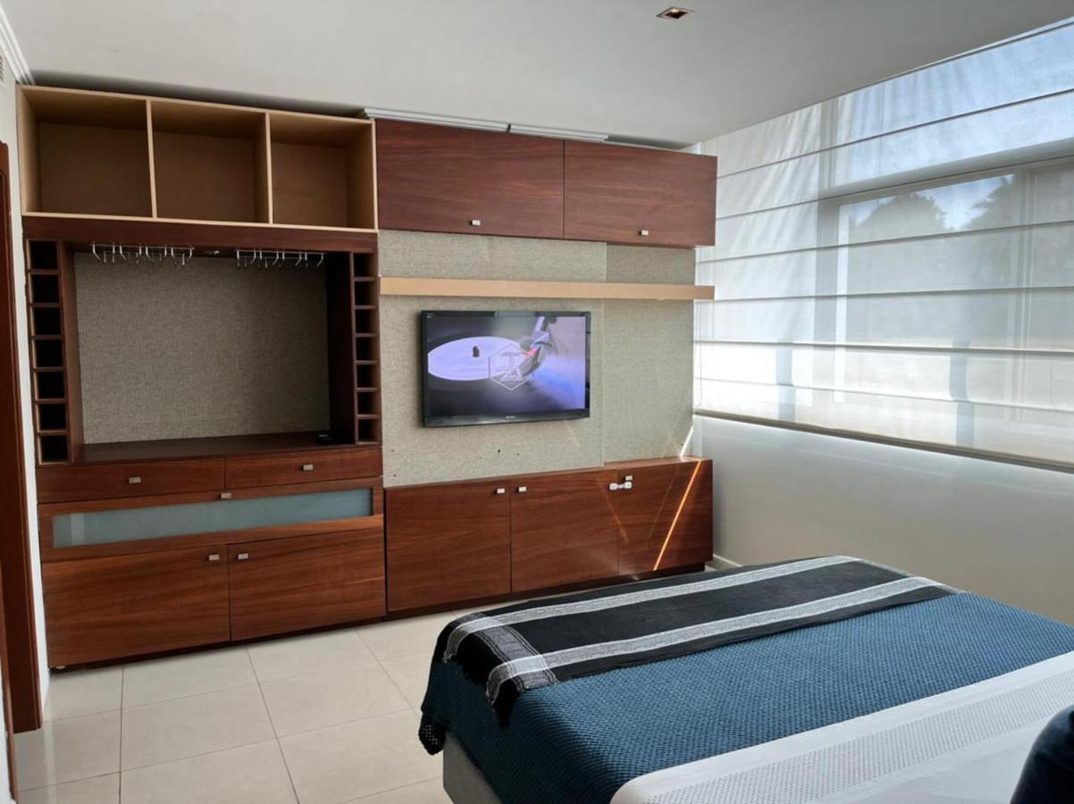 Puerto Santa Ana Suites Гуаякиль Экстерьер фото