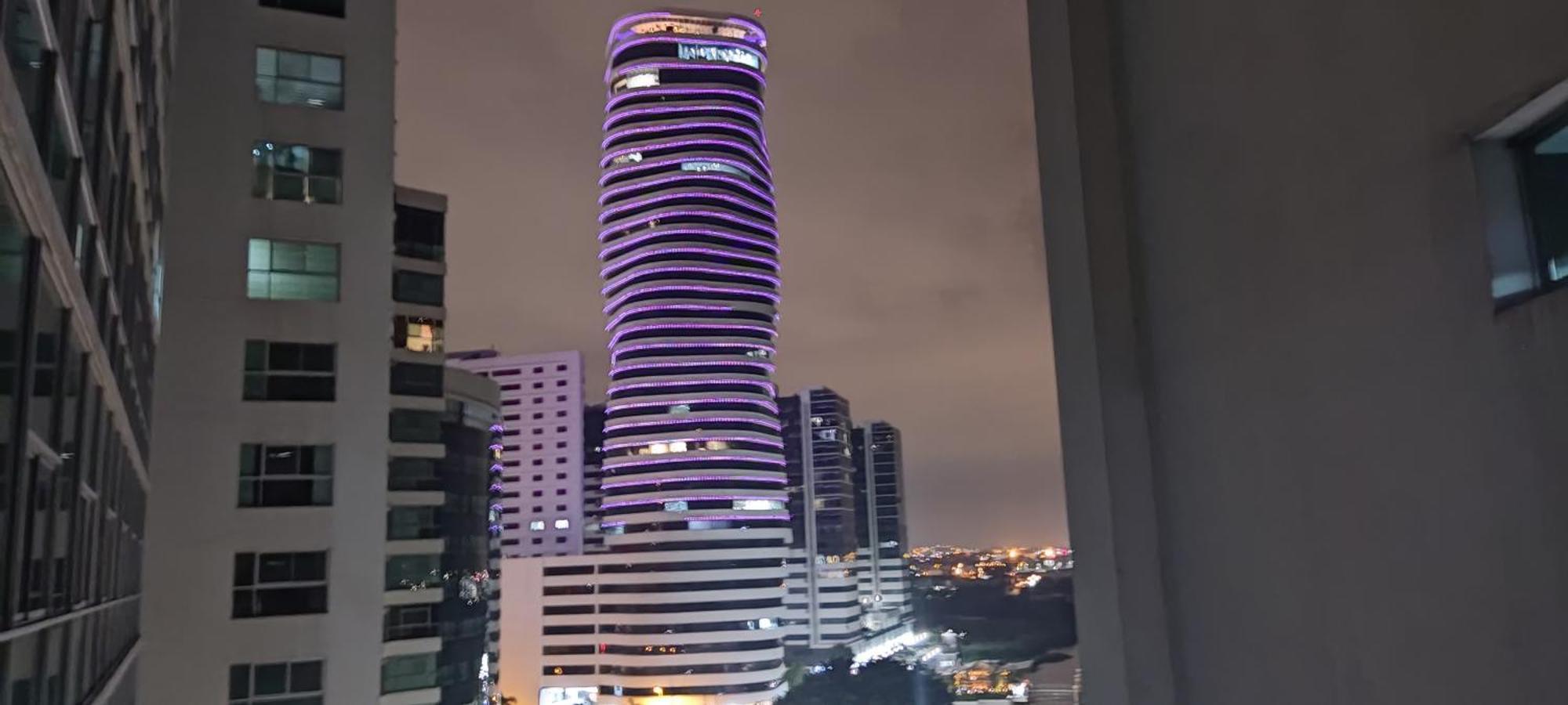 Puerto Santa Ana Suites Гуаякиль Экстерьер фото