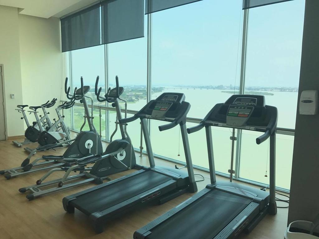 Puerto Santa Ana Suites Гуаякиль Экстерьер фото